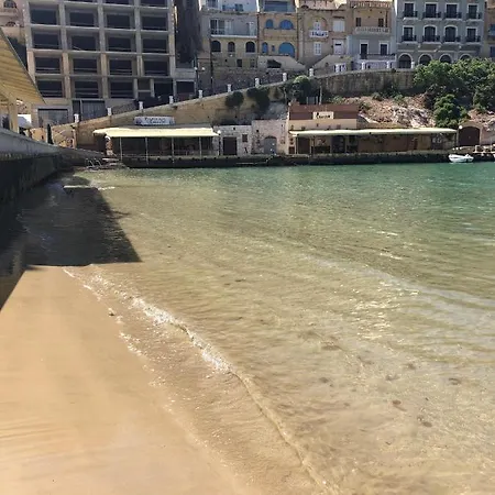 Arzella Xlendi, Premium 2br, Bus Stop & Market Opposite *