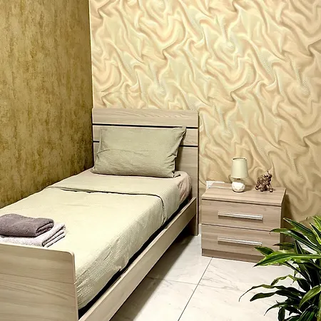 Arzella Xlendi, Premium 2br, Bus Stop & Market Opposite *