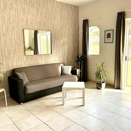 Arzella Xlendi, Premium 2br, Bus Stop & Market Opposite Rum i privatbostad *