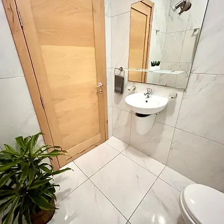 Arzella Xlendi, Premium 2br, Bus Stop & Market Opposite Rum i privatbostad *