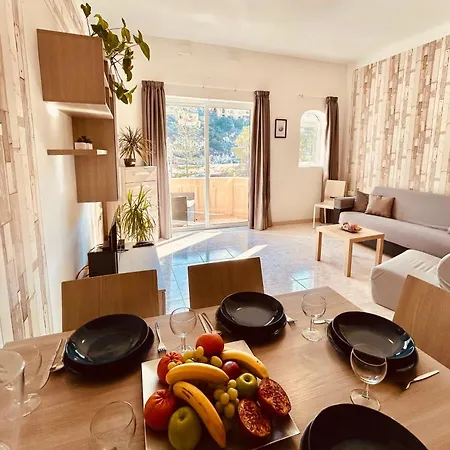 Arzella Xlendi, Premium 2br, Bus Stop & Market Opposite Rum i privatbostad