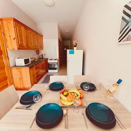 Arzella Xlendi, Premium 2br, Bus Stop & Market Opposite * Xlendi