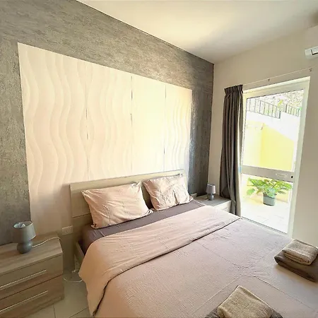 Rum i privatbostad Arzella Xlendi, Premium 2br, Bus Stop & Market Opposite Xlendi