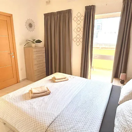 Arzella Xlendi, Premium 2br, Bus Stop & Market Opposite Rum i privatbostad *