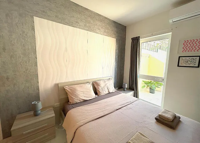 ホームステイ Arzella Xlendi, Premium 2br, Bus Stop & Market Opposite クレンディ