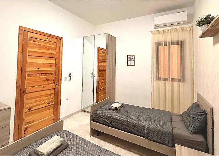 Arzella Xlendi, Premium 2br, Bus Stop & Market Opposite