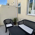 Arzella Xlendi, Premium 2br, Bus Stop & Market Opposite Habitación en casa particular Xlendi