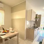 Habitación en casa particular Arzella Xlendi, Premium 2br, Bus Stop & Market Opposite