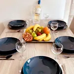 Arzella Xlendi, Premium 2br, Bus Stop & Market Opposite Habitación en casa particular Xlendi