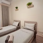 Pansiyon Arzella Xlendi, Premium 2br, Bus Stop & Market Opposite *
