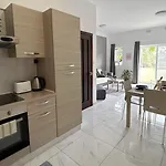 Habitación en casa particular Arzella Xlendi, Premium 2br, Bus Stop & Market Opposite *