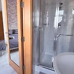 Pansiyon Arzella Xlendi, Premium 2br, Bus Stop & Market Opposite *