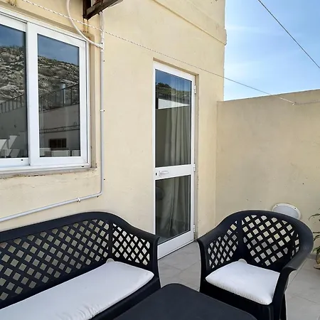 Arzella Xlendi, Premium 2br, Bus Stop & Market Opposite Xlendi