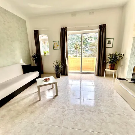 Arzella - Spacious Two Bedroom * Xlendi