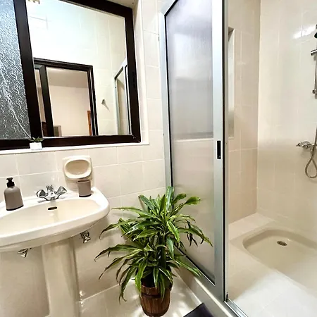 Arzella Xlendi, Premium 2br, Bus Stop & Market Opposite Ubytování v soukromí *