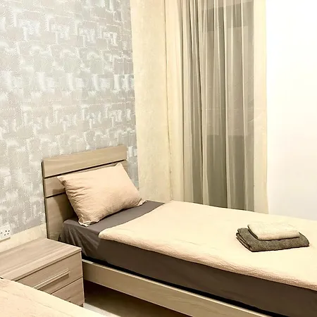 Arzella - Spacious Two Bedroom Homestay