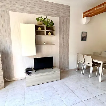 Homestay Arzella - Spacious Two Bedroom Xlendi