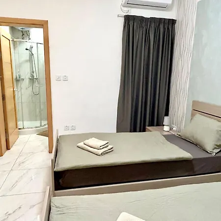 Arzella - Spacious Two Bedroom Homestay