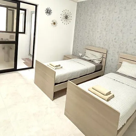 Arzella - Spacious Two Bedroom Xlendi