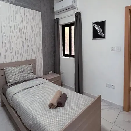 منزل للإقامة Arzella Xlendi, Premium 2br, Bus Stop & Market Opposite