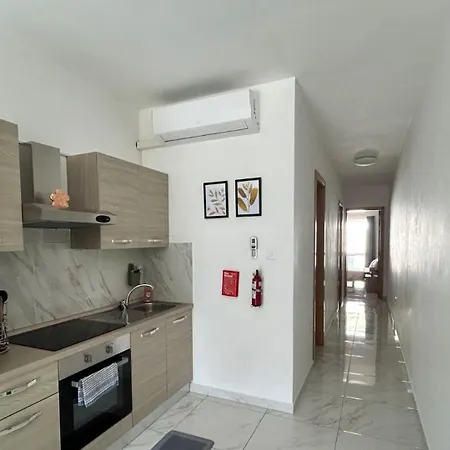 Arzella Xlendi, Premium 2br, Bus Stop & Market Opposite Xlendi