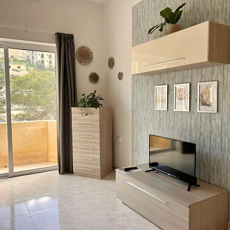 Arzella Xlendi, Premium 2br, Bus Stop & Market Opposite