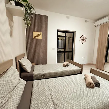Arzella Xlendi, Premium 2br, Bus Stop & Market Opposite * クレンディ