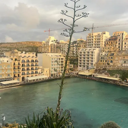 Arzella Xlendi, Premium 2br, Bus Stop & Market Opposite *