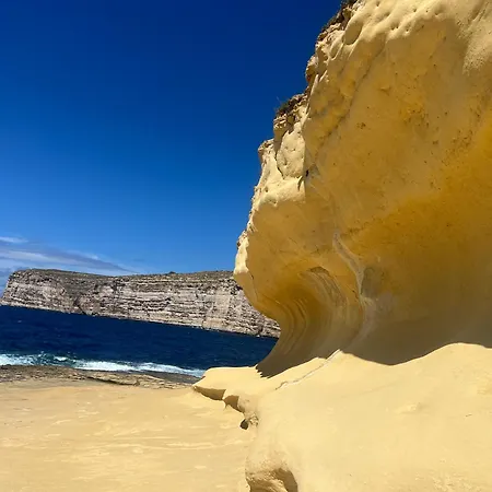 Arzella Xlendi, Premium 2br, Bus Stop & Market Opposite 民宿 *