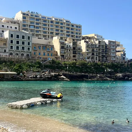 Alloggio in famiglia Arzella Xlendi, Premium 2br, Bus Stop & Market Opposite *