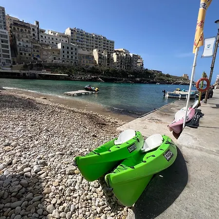 Arzella Xlendi, Premium 2br, Bus Stop & Market Opposite