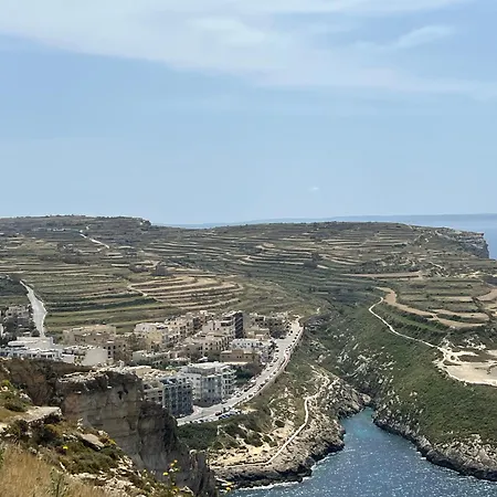 Alloggio in famiglia Arzella Xlendi, Premium 2br, Bus Stop & Market Opposite