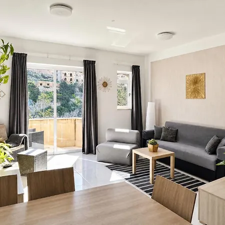 Habitación en casa particular Arzella Xlendi, Premium 2br, Bus Stop & Market Opposite *