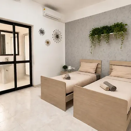منزل للإقامة Arzella Xlendi, Premium 2br, Bus Stop & Market Opposite *