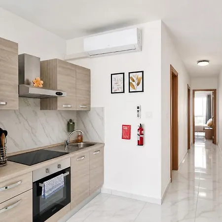 Arzella Xlendi, Premium 2br, Bus Stop & Market Opposite Habitación en casa particular Xlendi