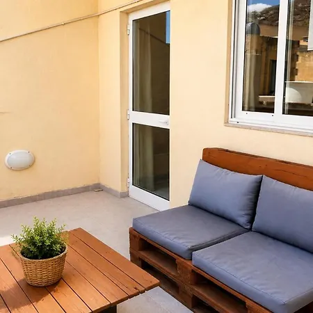 Arzella Xlendi, Premium 2br, Bus Stop & Market Opposite كْسْليندي