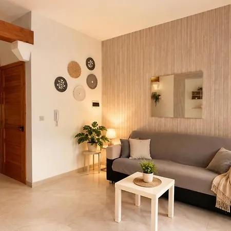 Arzella Xlendi, Premium 2br, Bus Stop & Market Opposite منزل للإقامة كْسْليندي