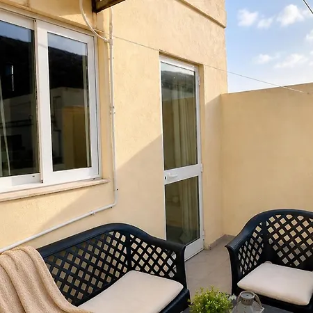 Arzella Xlendi, Premium 2br, Bus Stop & Market Opposite كْسْليندي