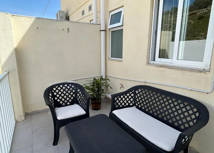 Arzella Xlendi, Premium 2br, Bus Stop & Market Opposite Séjour chez l'habitant Xlendi