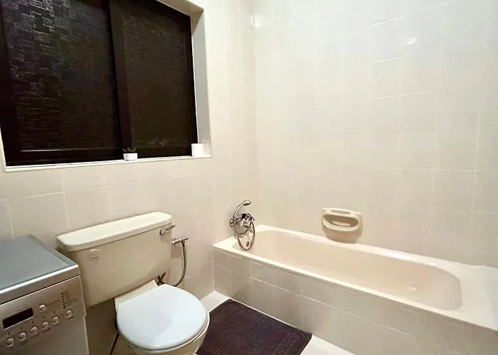 Arzella Xlendi, Premium 2br, Bus Stop & Market Opposite Проживание в семье *