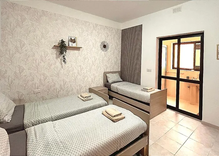 Arzella Xlendi, Premium 2br, Bus Stop & Market Opposite Проживание в семье