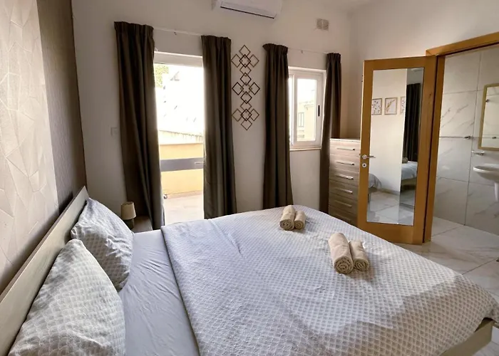 Arzella Xlendi, Premium 2br, Bus Stop & Market Opposite Ксленди