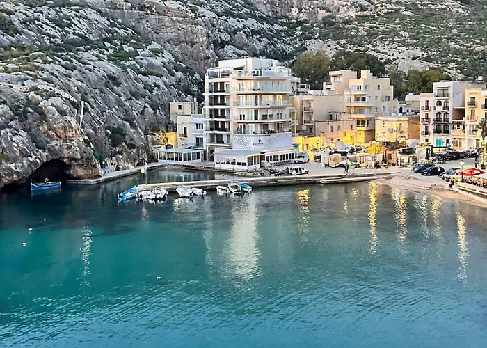 Проживание в семье Arzella Xlendi, Premium 2br, Bus Stop & Market Opposite *