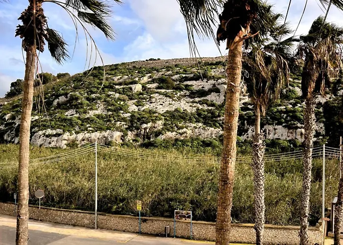 Arzella Xlendi, Premium 2br, Bus Stop & Market Opposite Ксленди