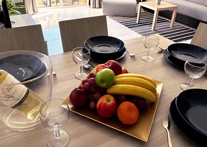 Arzella Xlendi, Premium 2br, Bus Stop & Market Opposite Проживание в семье