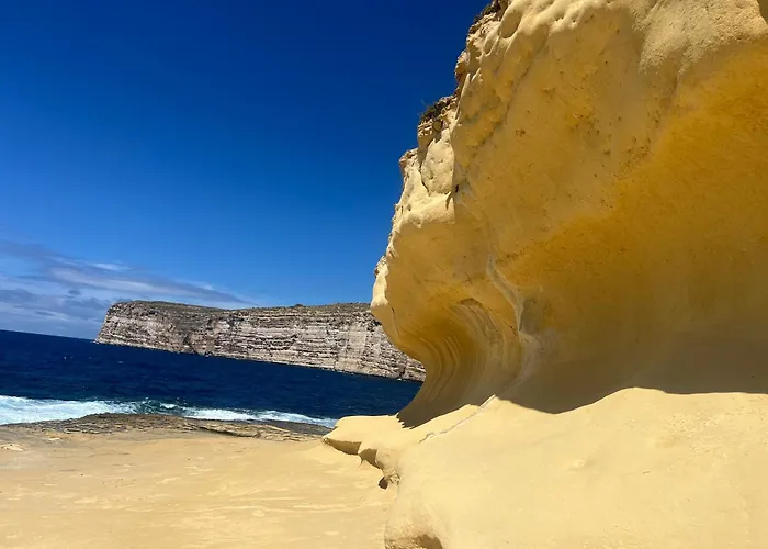 Arzella Xlendi, Premium 2br, Bus Stop & Market Opposite 民宿 *